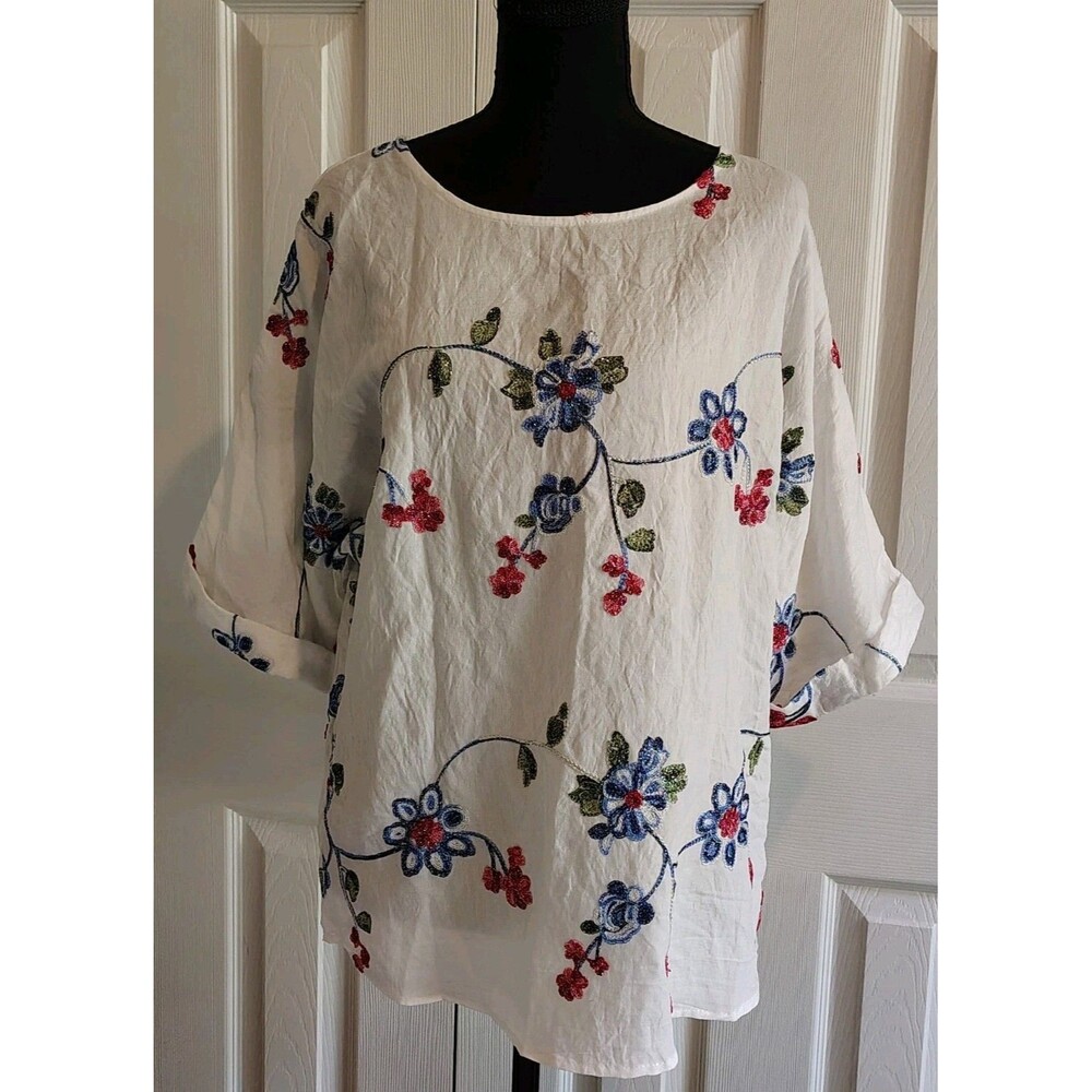 Kindred Floral Embroidered White Linen-Blend Short Sleeve Top Blouse - Large